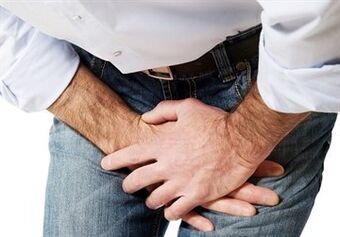 Schmerzen im Perineum sind ein Zeichen einer chronischen Prostatitis